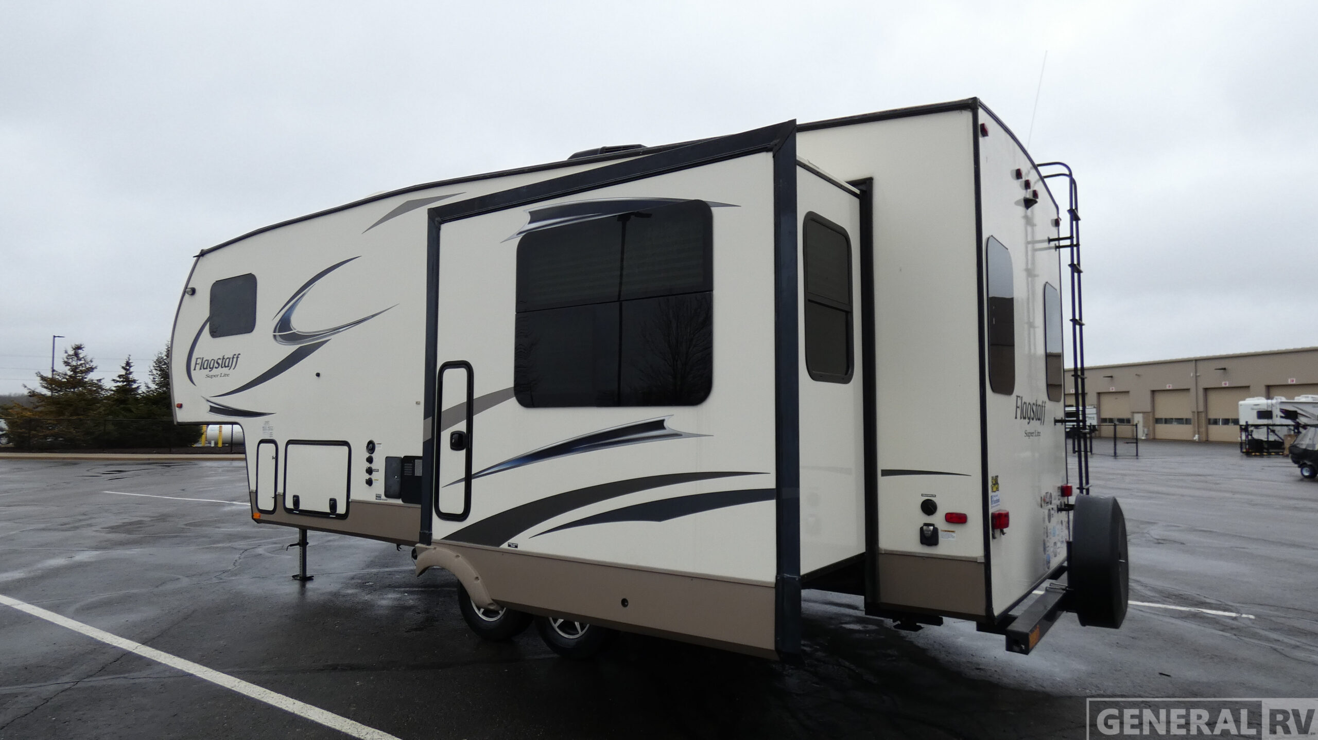 2018 Forest River FLAGSTAFF SUPER LITE 526RLWS in wixom MI
