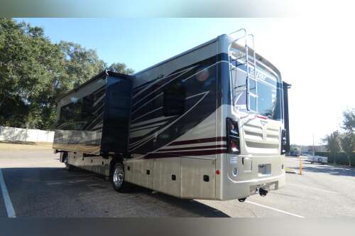 2026 Fleetwood BOUNDER 33C in dover FL