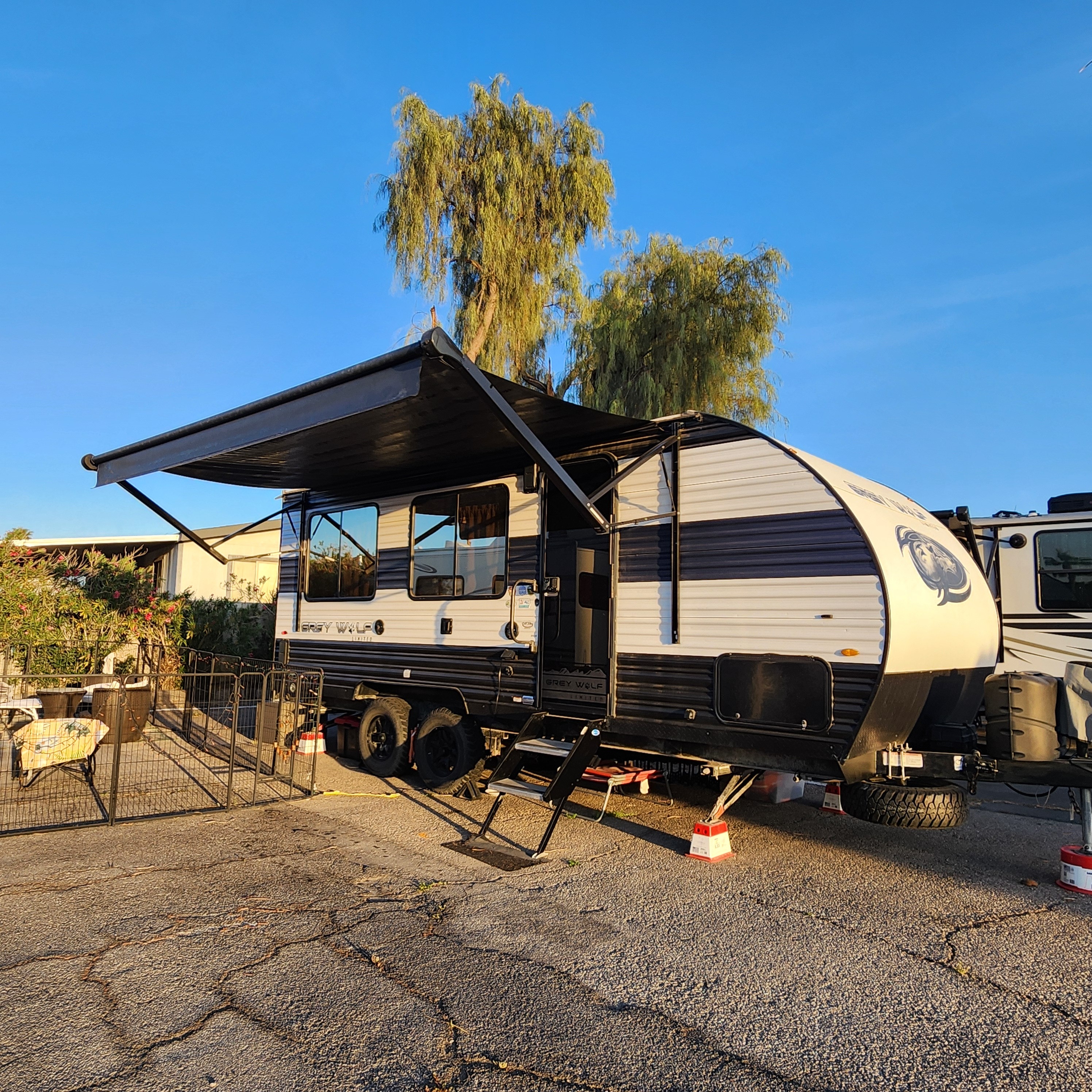 2023 Forest River CHEROKEE GREY WOLF TOY HAULERS 18RR RV