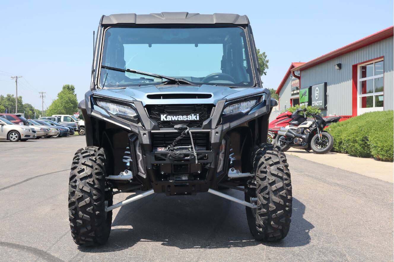 A photo of this 2025 Kawasaki RIDGE® XR CREW Limited HVAC
