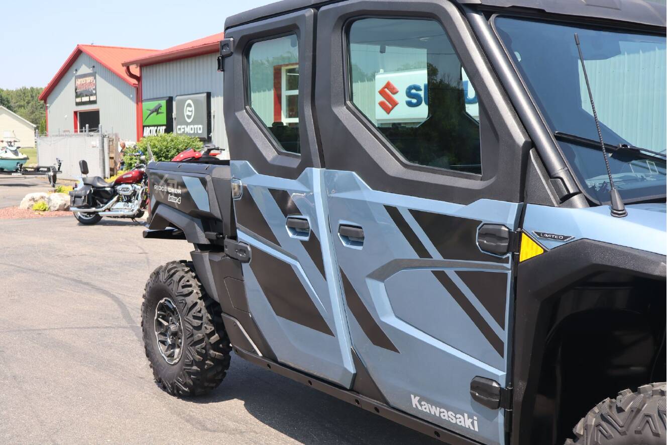 A photo of this 2025 Kawasaki RIDGE® XR CREW Limited HVAC