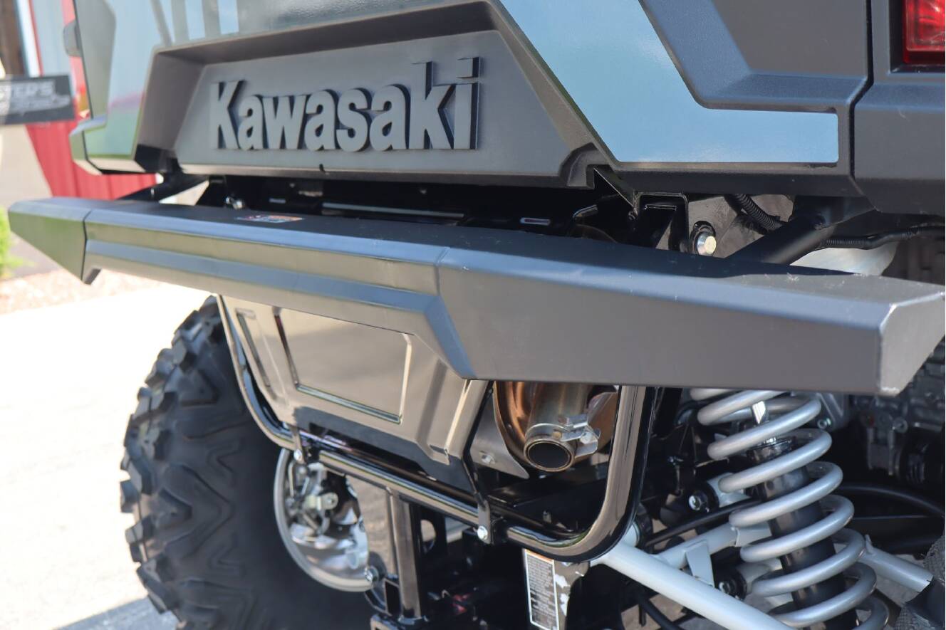 A photo of this 2025 Kawasaki RIDGE® XR CREW Limited HVAC