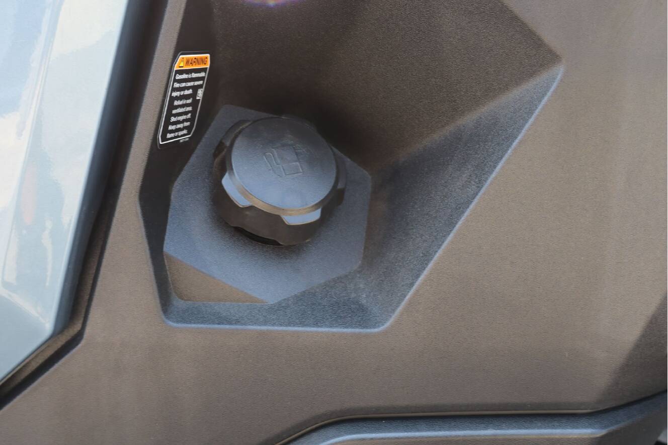 A photo of this 2025 Kawasaki RIDGE® XR CREW Limited HVAC