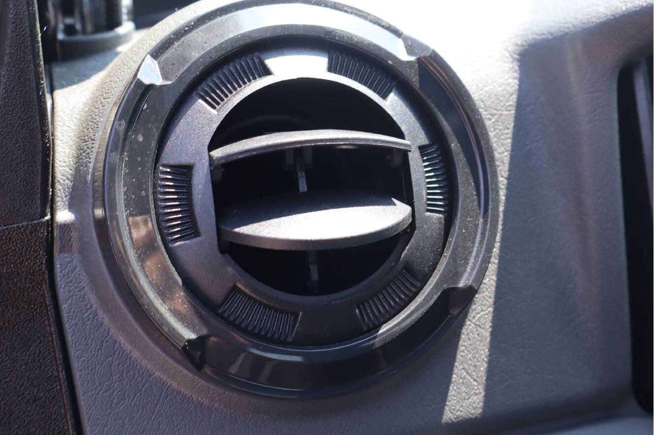 A photo of this 2025 Kawasaki RIDGE® XR CREW Limited HVAC