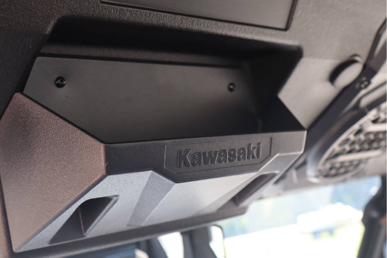 A photo of this 2025 Kawasaki RIDGE® XR CREW Limited HVAC