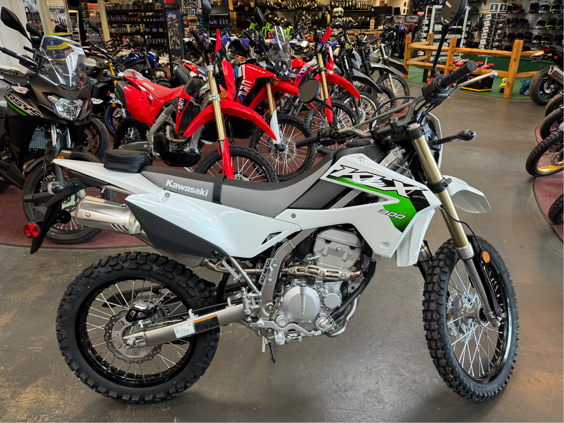 White Ducati,harley-Davidson,ktm,kawasaki,suzuki,triumph Standard