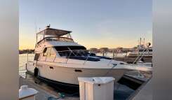 1999 Carver 370 Voyager Cruiser Boat boat