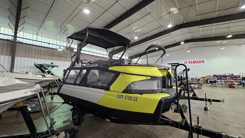 2023 Sea-Doo Switch® Cruise 18-170 hp 21 - 230 HP in southaven MS