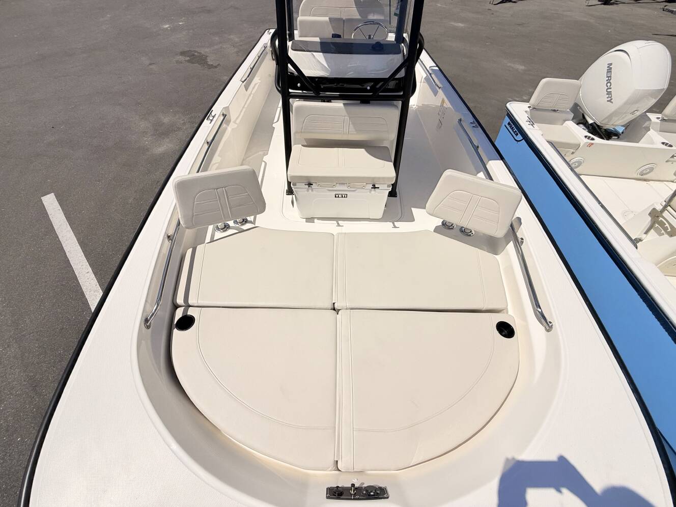 A photo of this 2026 Boston Whaler 210 Montauk