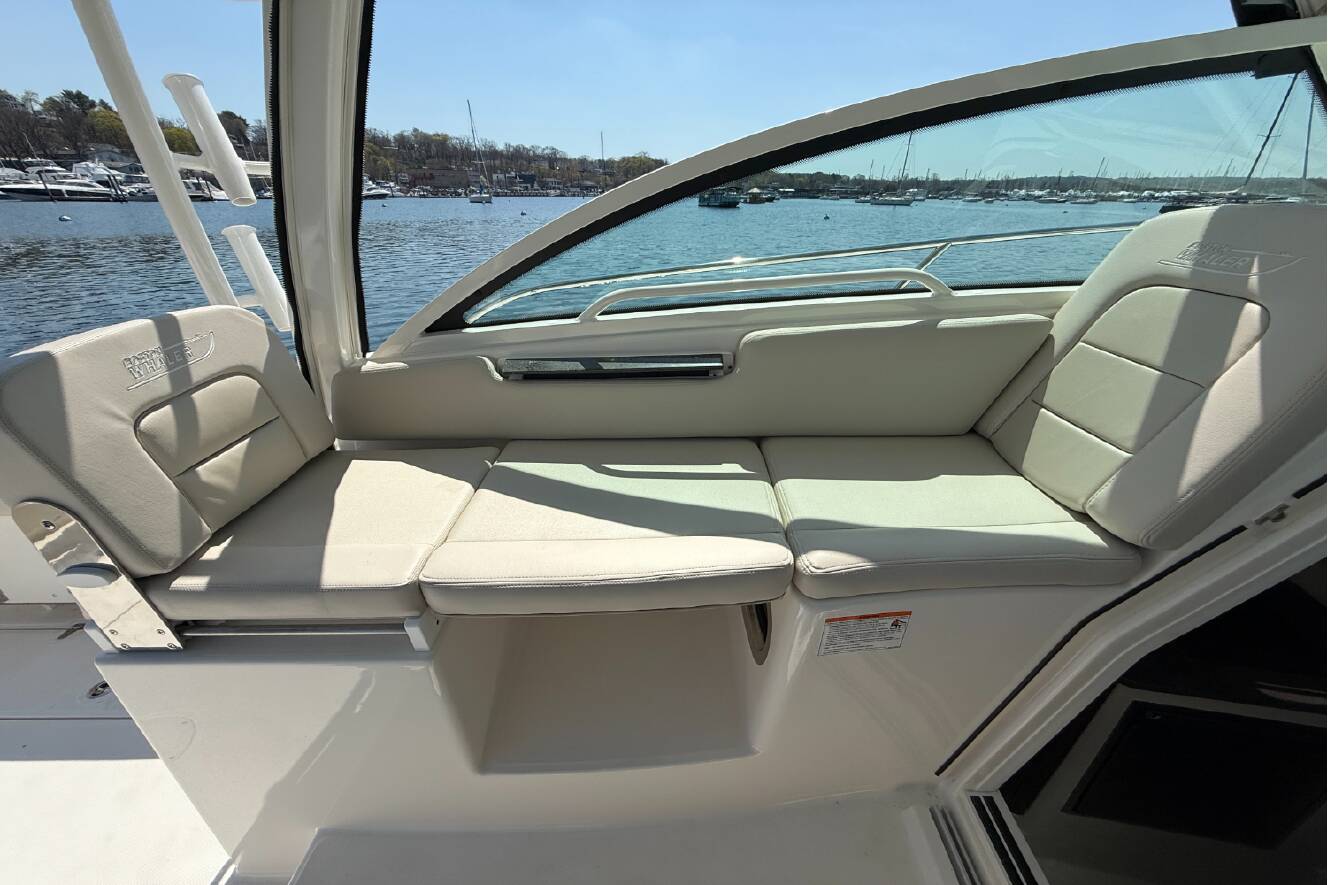 A photo of this 2026 Boston Whaler 285 Conquest