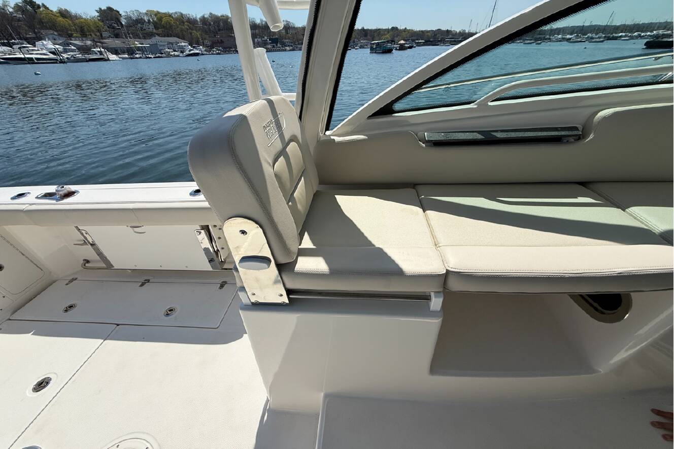 A photo of this 2026 Boston Whaler 285 Conquest