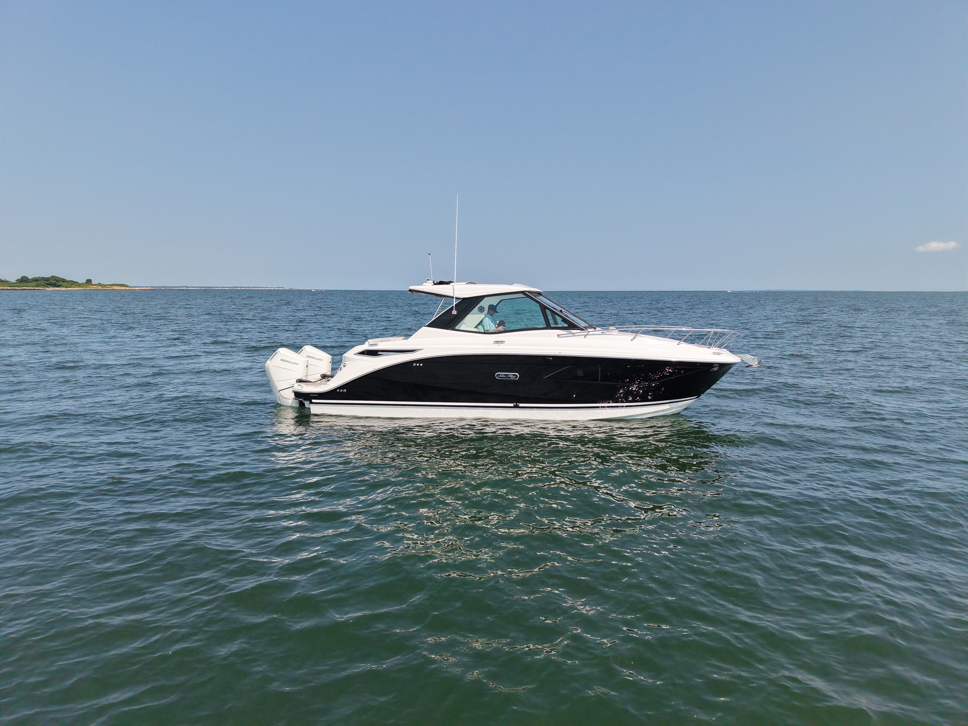 2026 Sea Ray Sundancer 320 Outboard 390 in westbrook CT