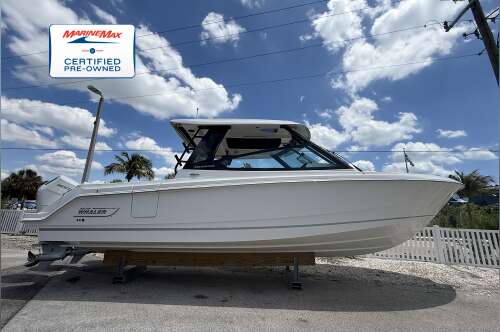 2025 Boston Whaler 330 Vantage 320 in sarasota FL