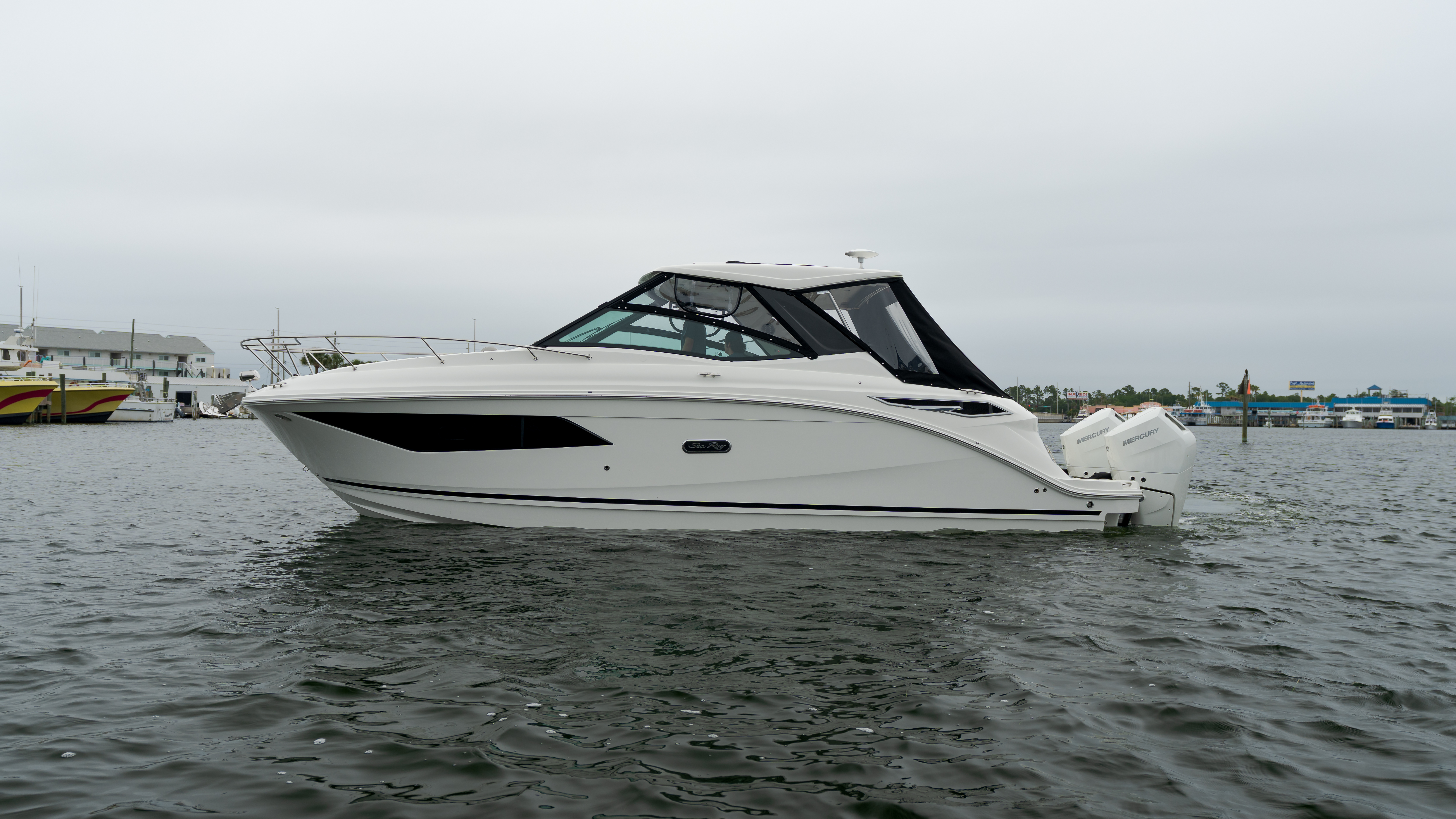 2026 Sea Ray Sundancer 320 Outboard 390 in panama city FL