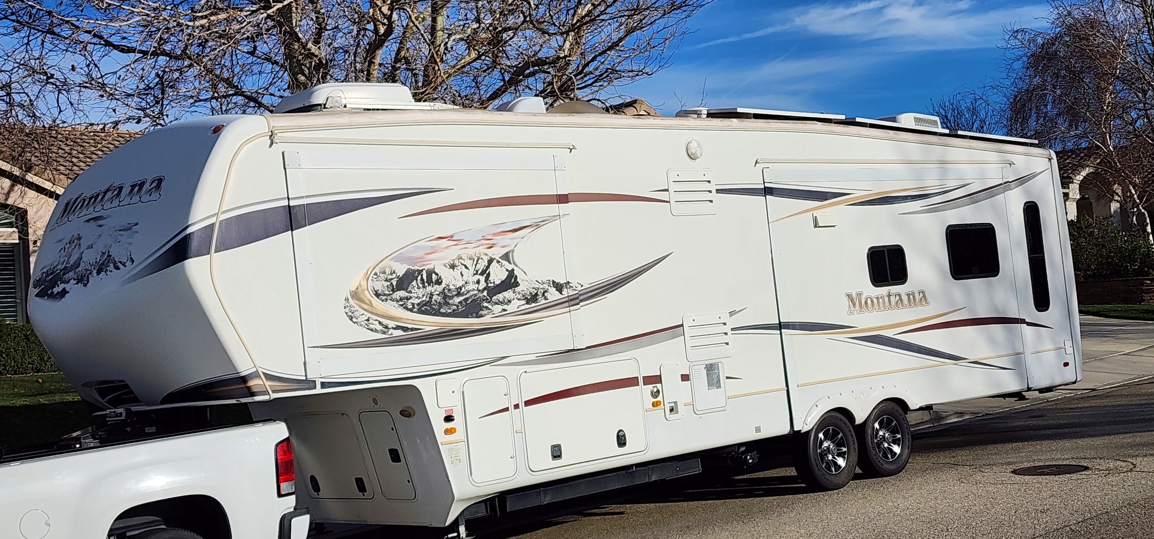 2011 Keystone MONTANA HICKORY 3580RL in palmdale CA