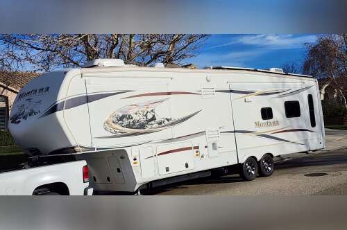 2011 Keystone MONTANA HICKORY 3580RL in palmdale CA