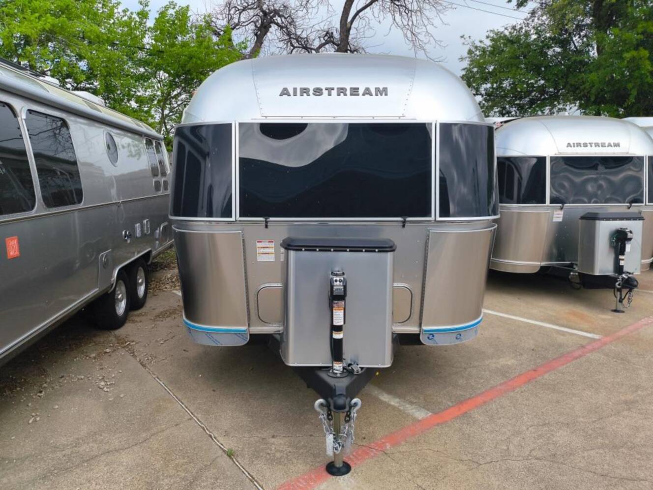 A photo of this 2026 Airstream Flying Cloud 30FB Bunk