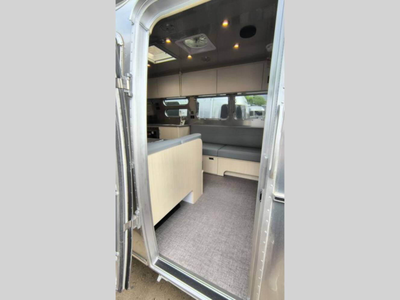A photo of this 2026 Airstream Flying Cloud 30FB Bunk