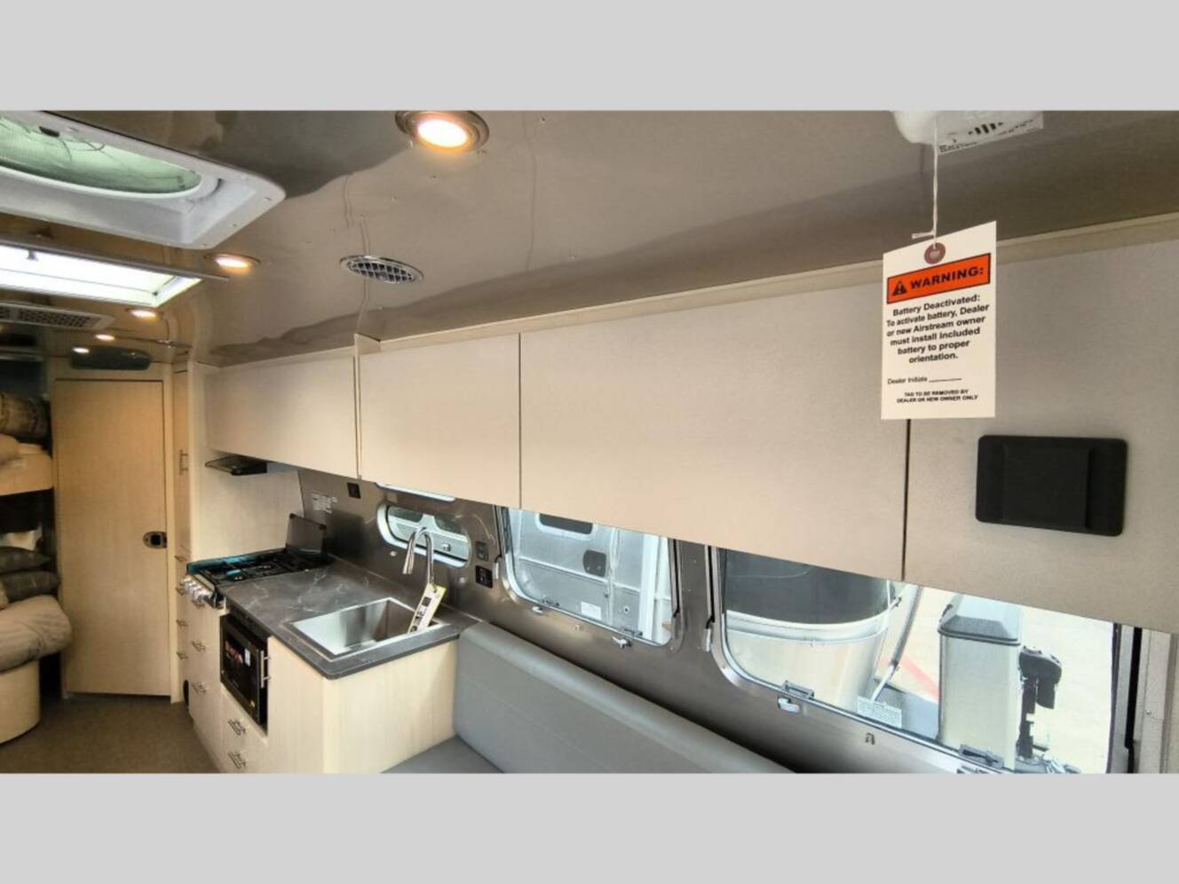 A photo of this 2026 Airstream Flying Cloud 30FB Bunk