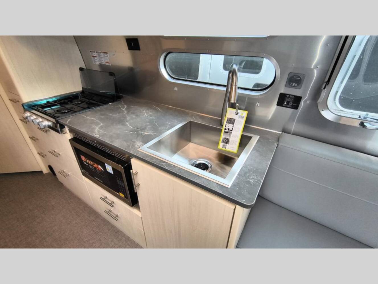 A photo of this 2026 Airstream Flying Cloud 30FB Bunk