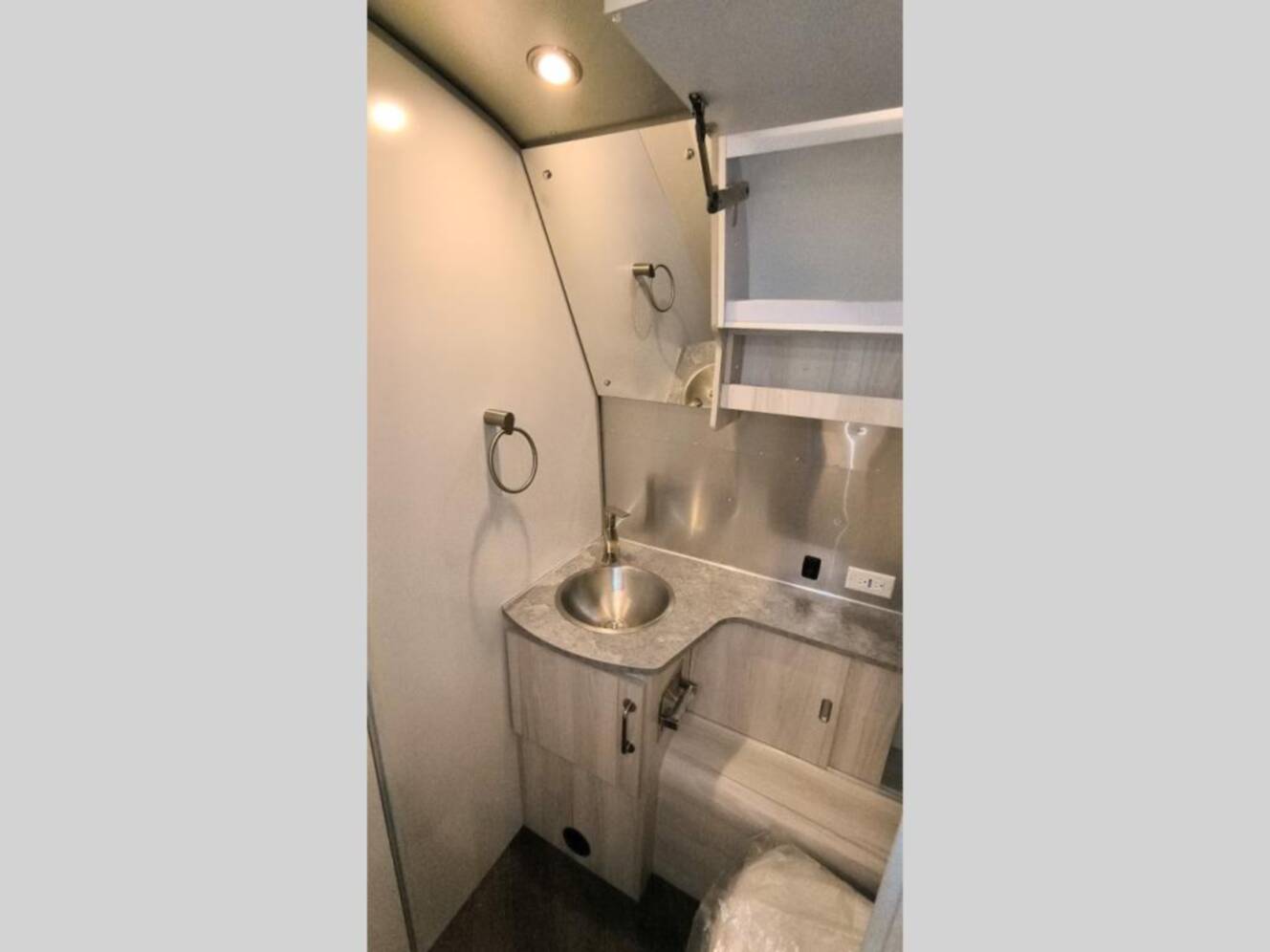 A photo of this 2026 Airstream International 28RB