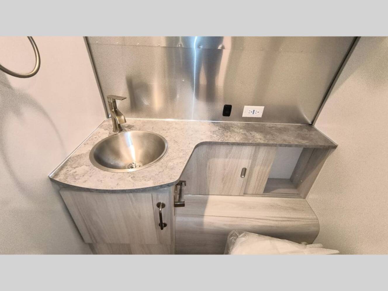 A photo of this 2026 Airstream International 28RB