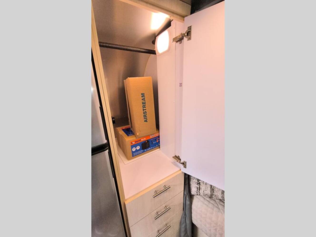A photo of this 2026 Airstream Flying Cloud 30FB Bunk