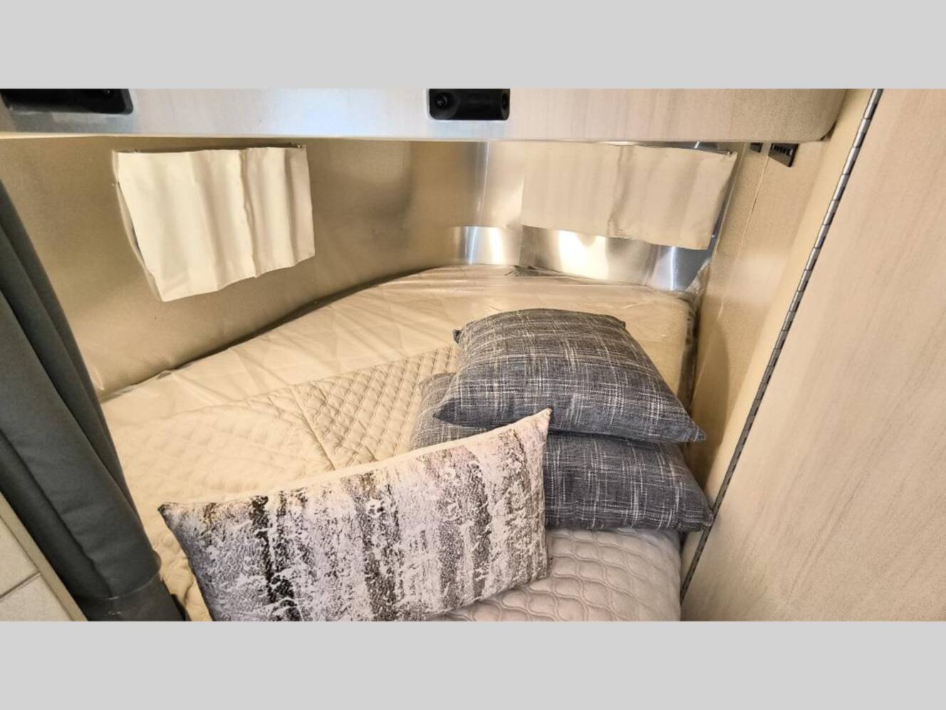 A photo of this 2026 Airstream Flying Cloud 30FB Bunk