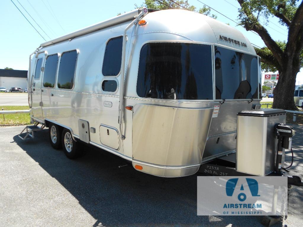 2023 Airstream Flying Cloud 23FB Twin in gulfport MS