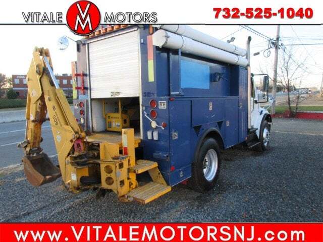 2011 FREIGHTLINER BUSINESS CLASS M2 106 in South Amboy, NJ