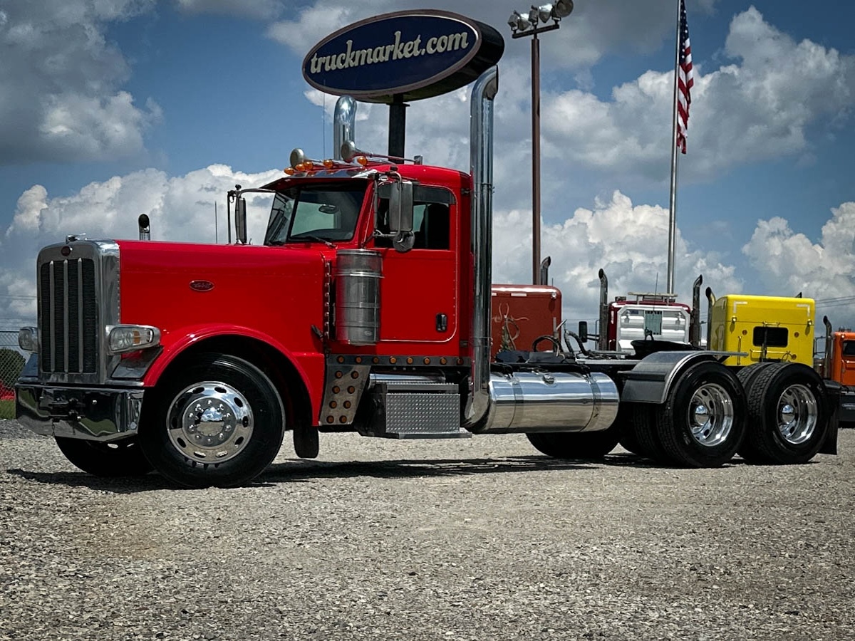 2018 PETERBILT 389 in Olive Branch, MS