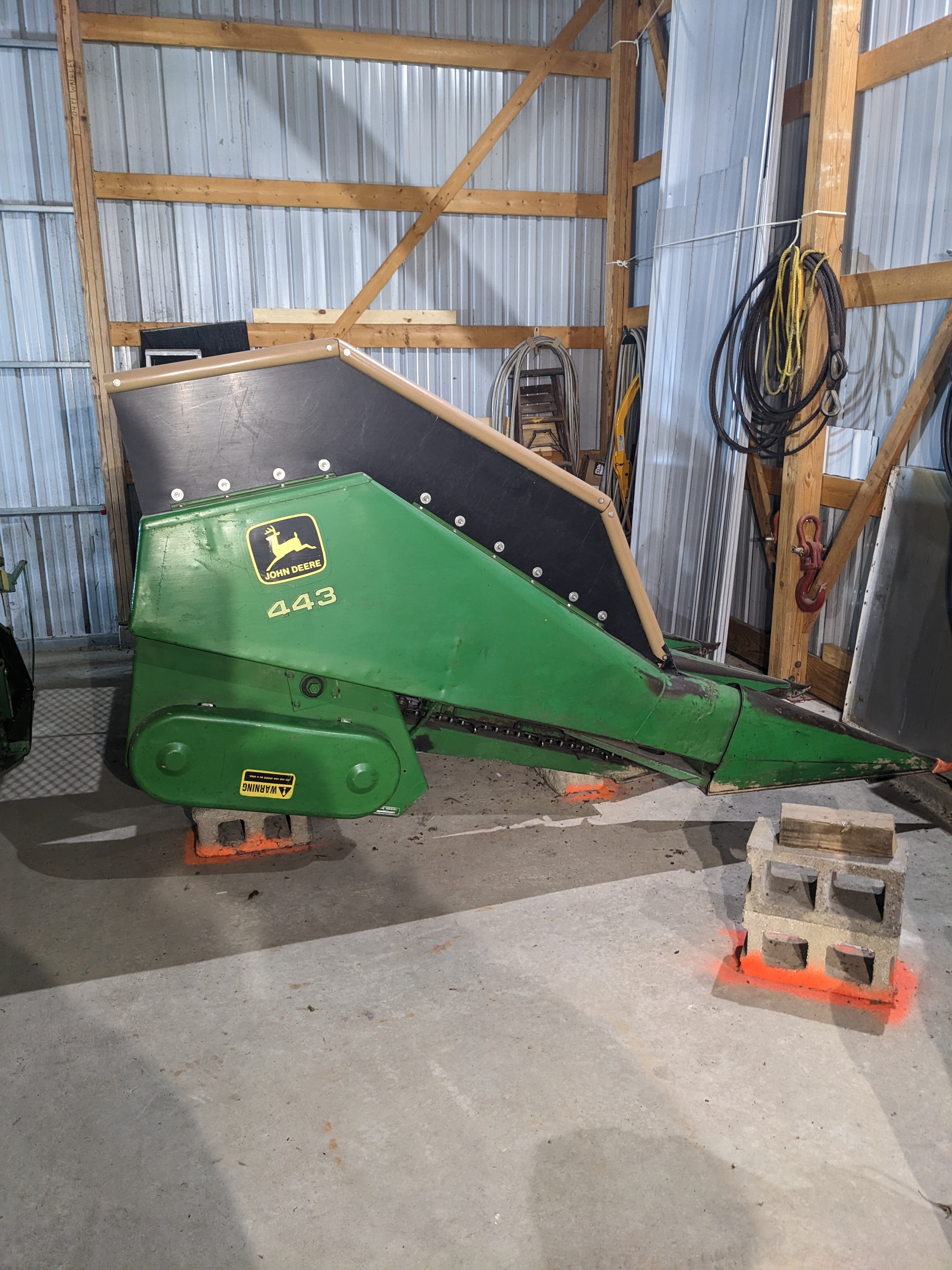 1978 JOHN DEERE 443 in Alhambra, IL