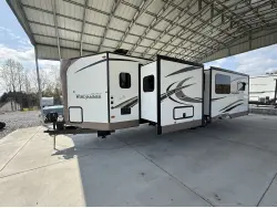 2018 FOREST RIVER ROCKWOOD WINDJAMMER 2715VS