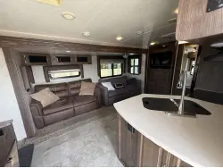2018 FOREST RIVER ROCKWOOD WINDJAMMER 2715VS