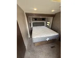 2018 FOREST RIVER ROCKWOOD WINDJAMMER 2715VS