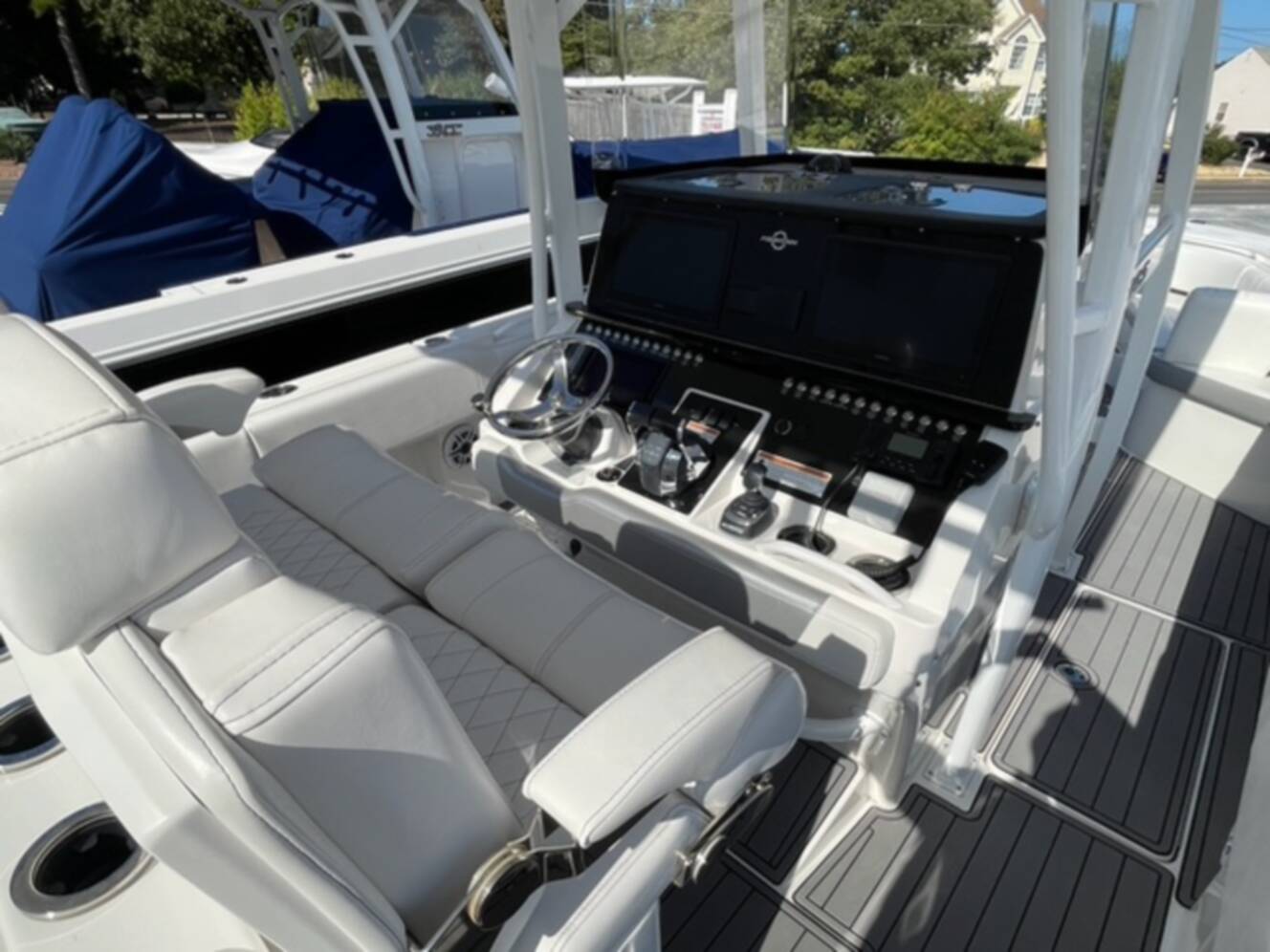 A photo of this 2021 Fountain 34 CC LS