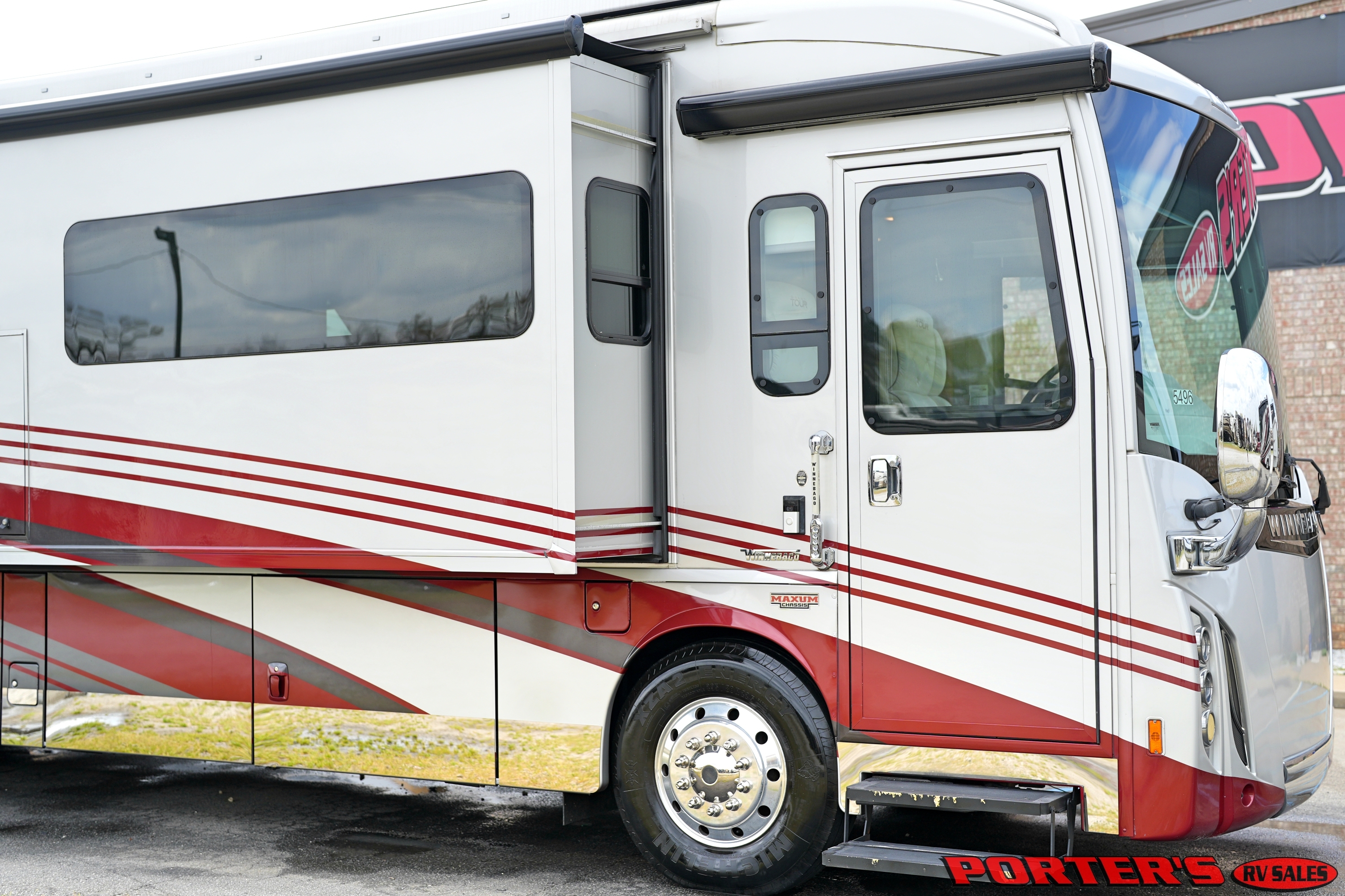 2016 Winnebago GRAND TOUR 42QL in williamston SC