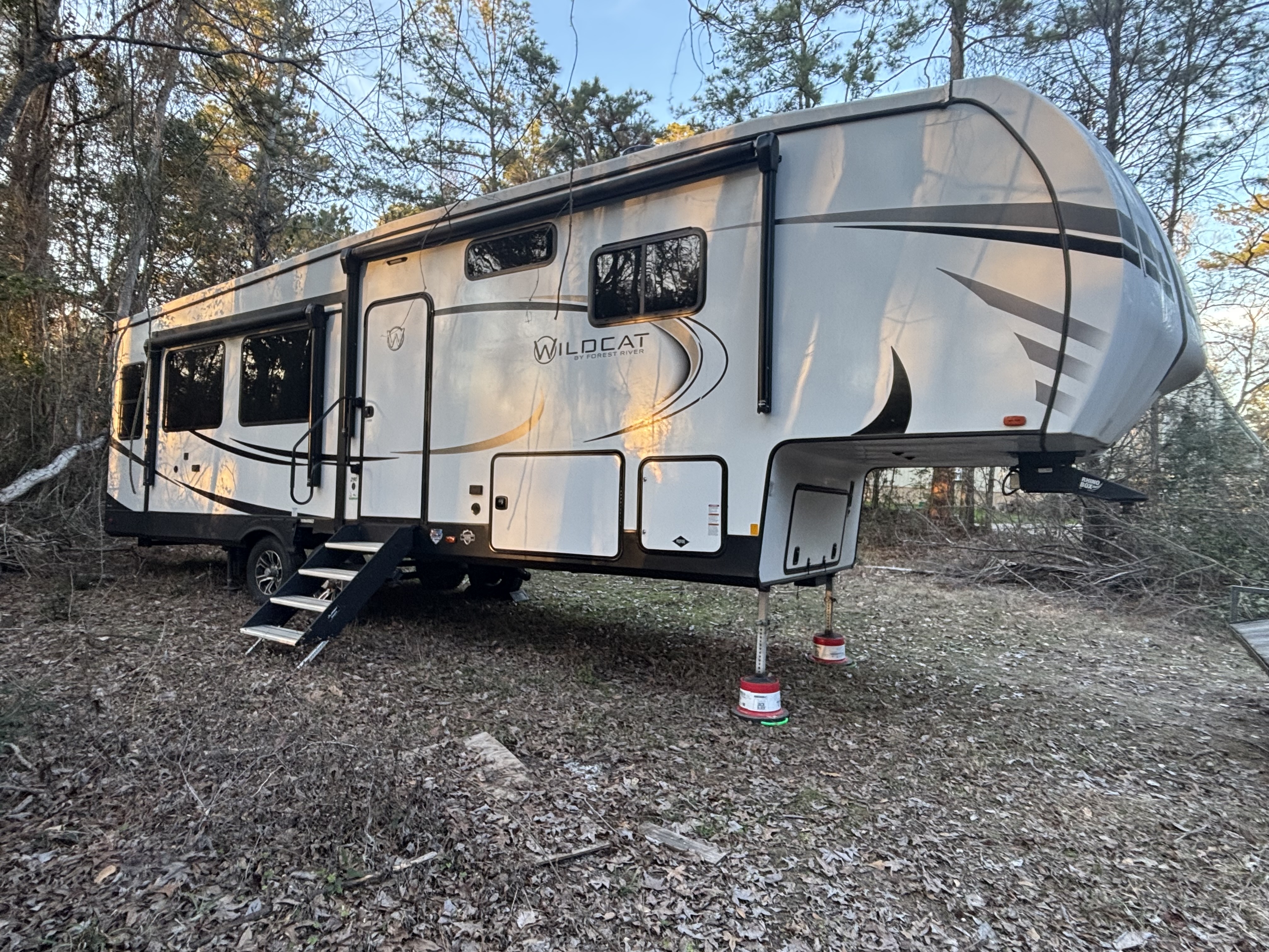 2023 Forest River WILDCAT 290RL RV