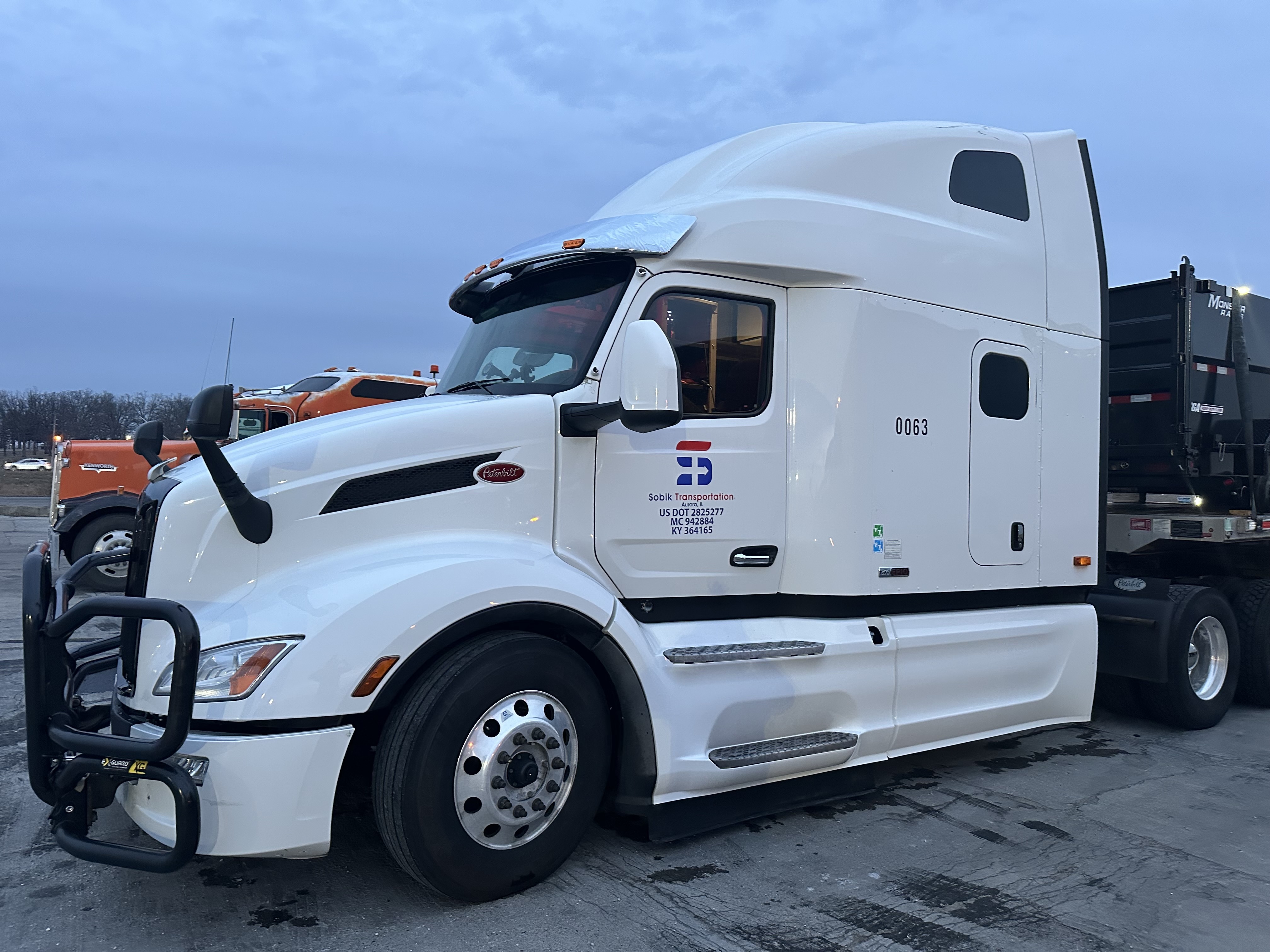 2023 PETERBILT 579 in Aurora, IL