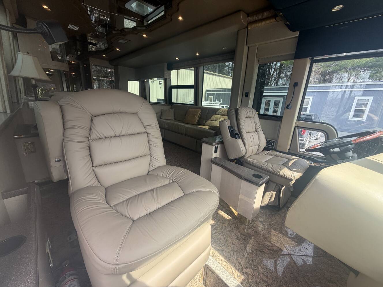 A photo of this 2001 Featherlite Coaches VANTARE