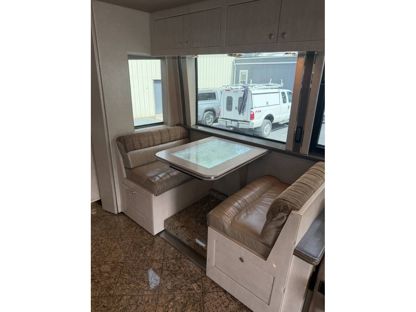 A photo of this 2001 Featherlite Coaches VANTARE