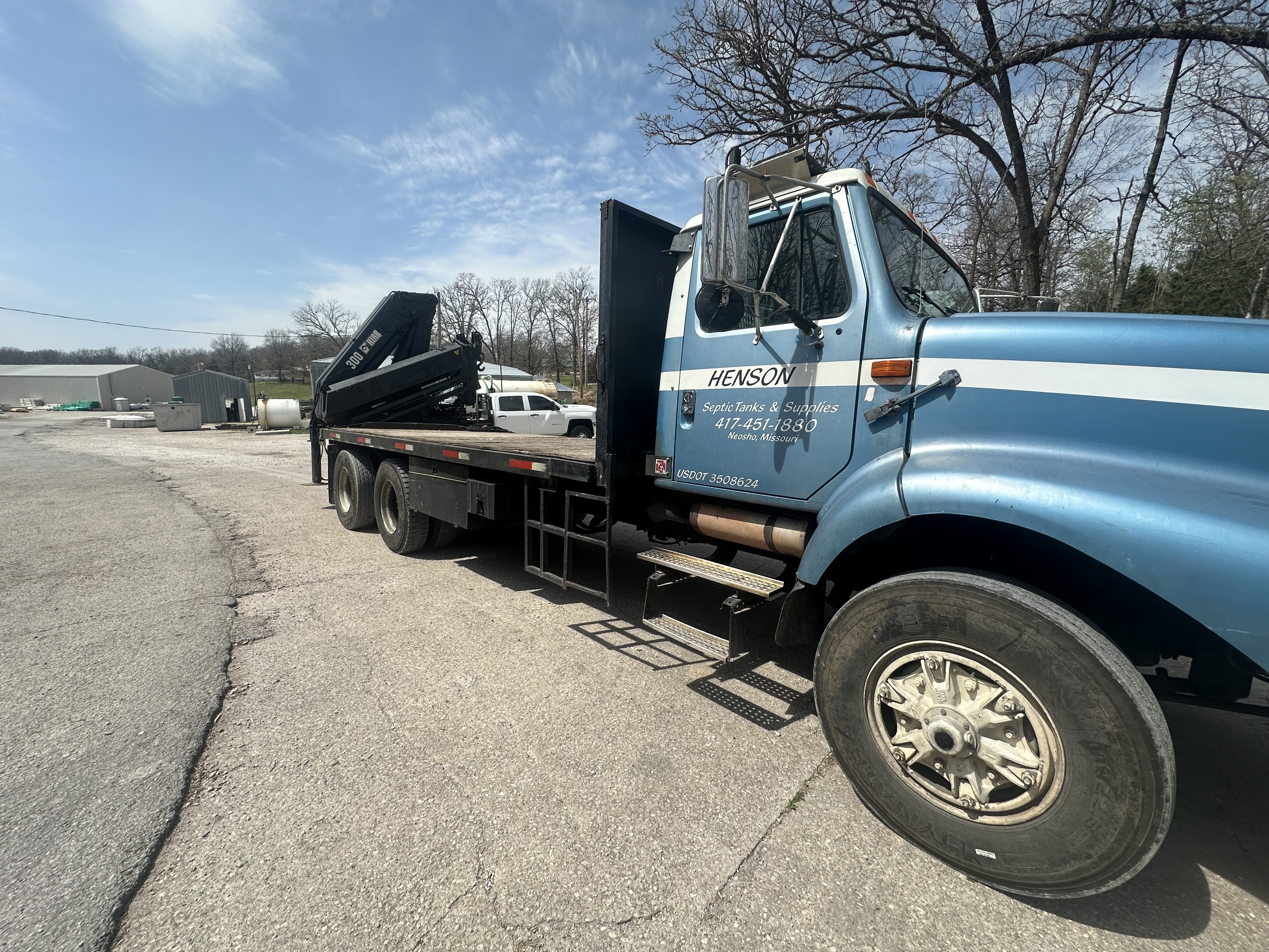 1999 INTERNATIONAL 2674 in Neosho, MT