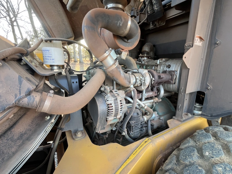 2016 VOLVO SD75B