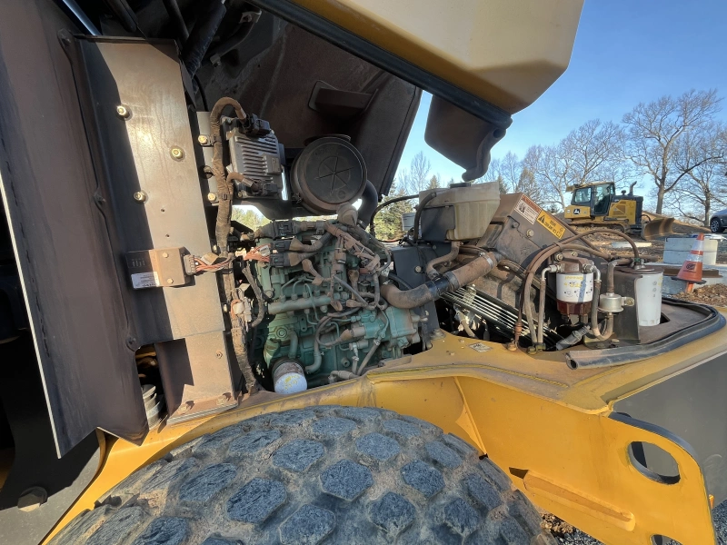 2016 VOLVO SD75B