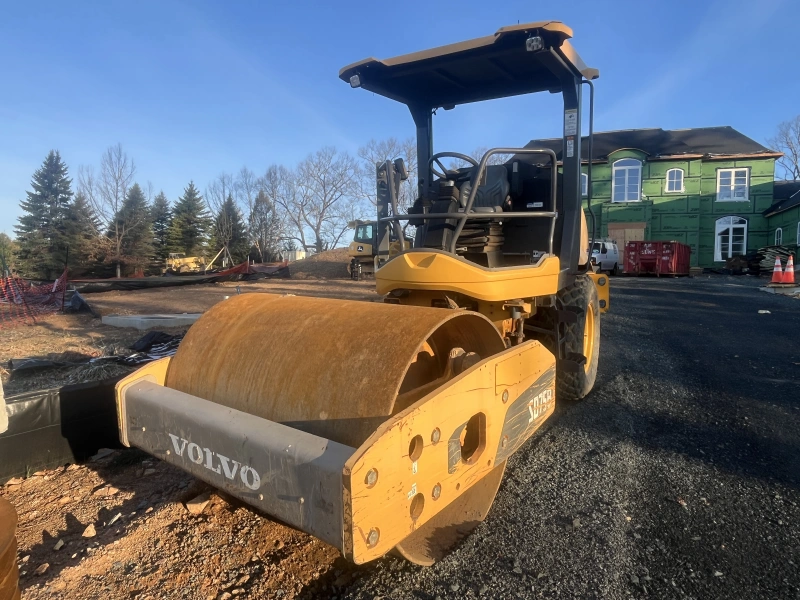 2016 VOLVO SD75B