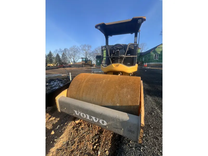 2016 VOLVO SD75B
