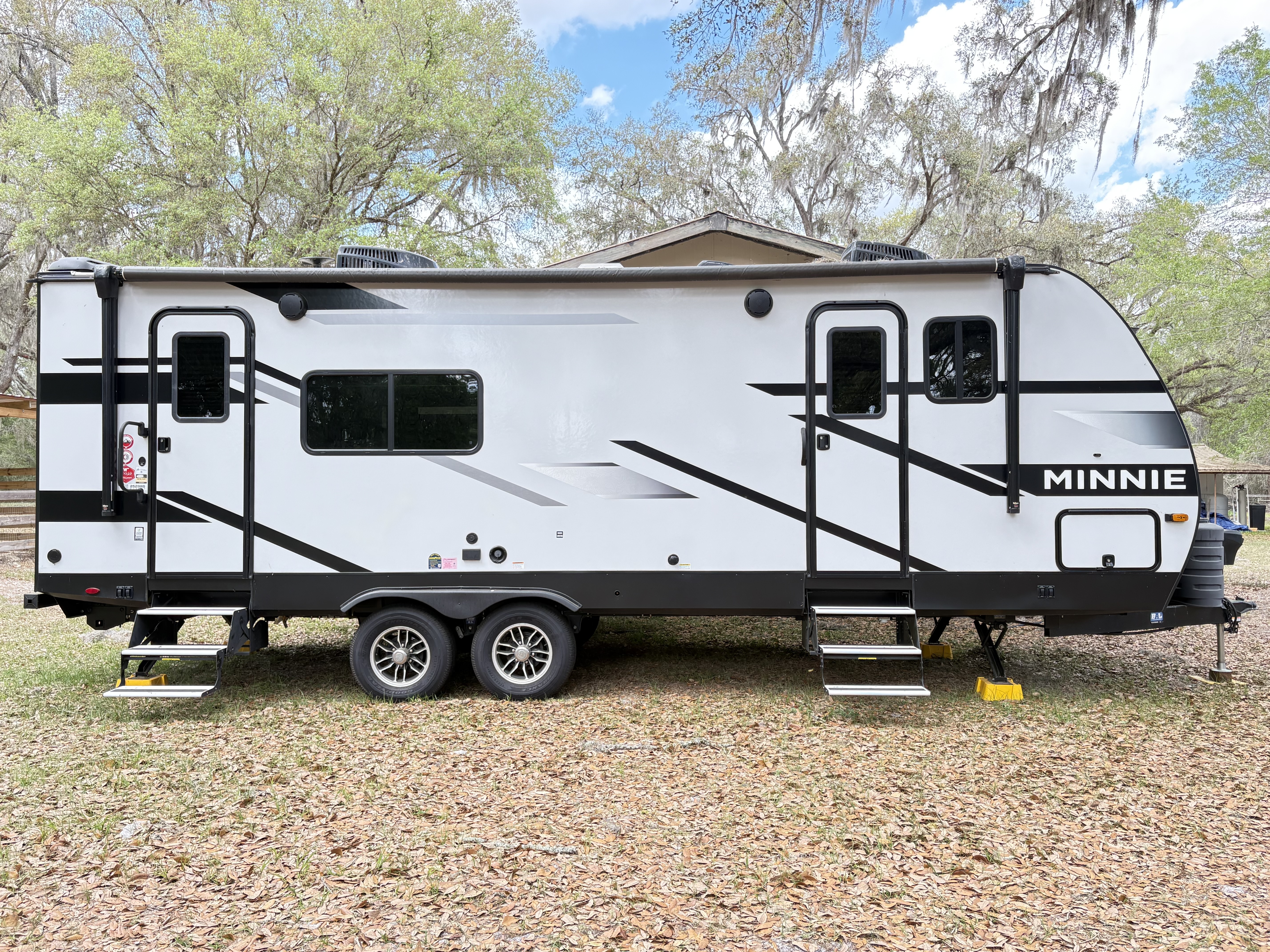 2024 Winnebago MINNIE 2529RG RV