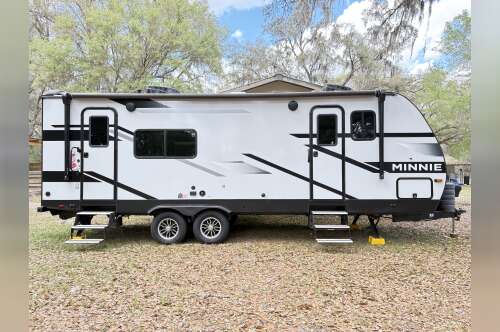 2024 Winnebago MINNIE 2529RG in fort white FL