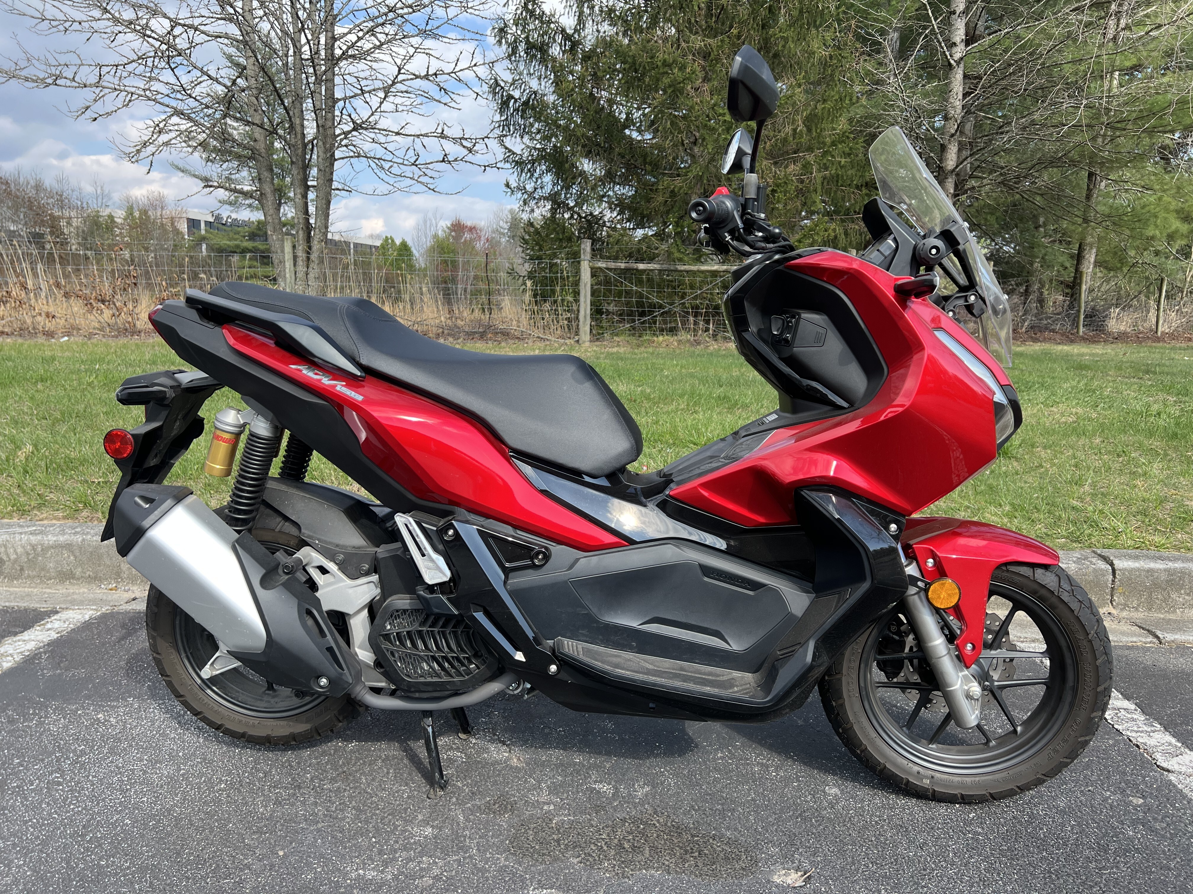 ADV150 美車 岡崎静夏の'20ホンダADV150試乗インプレ【これぞスクーターの新基準
