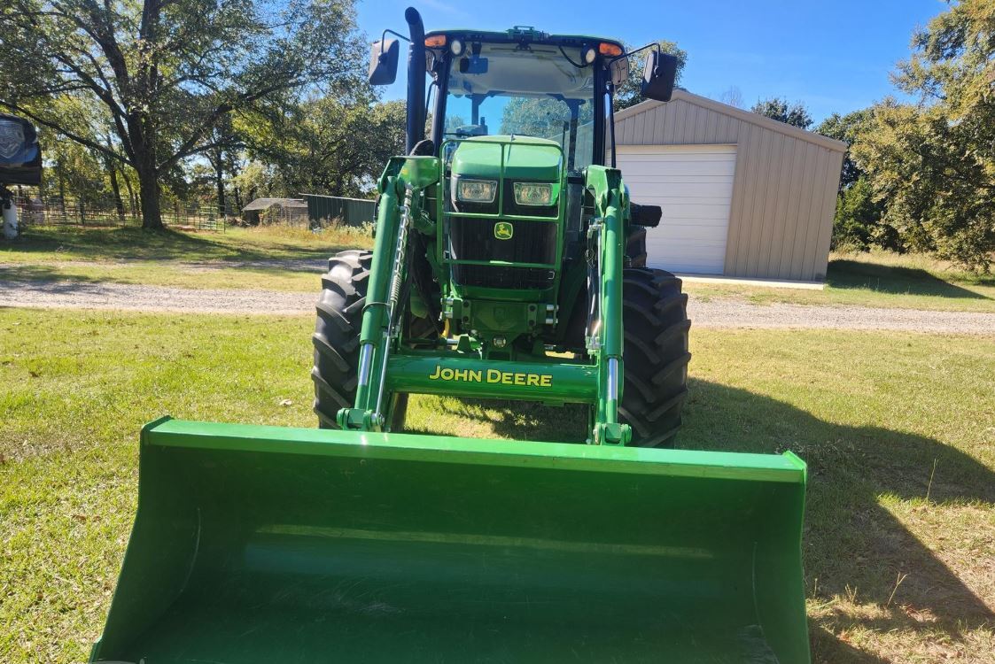 2023 JOHN DEERE 6135E in Atoka, OK